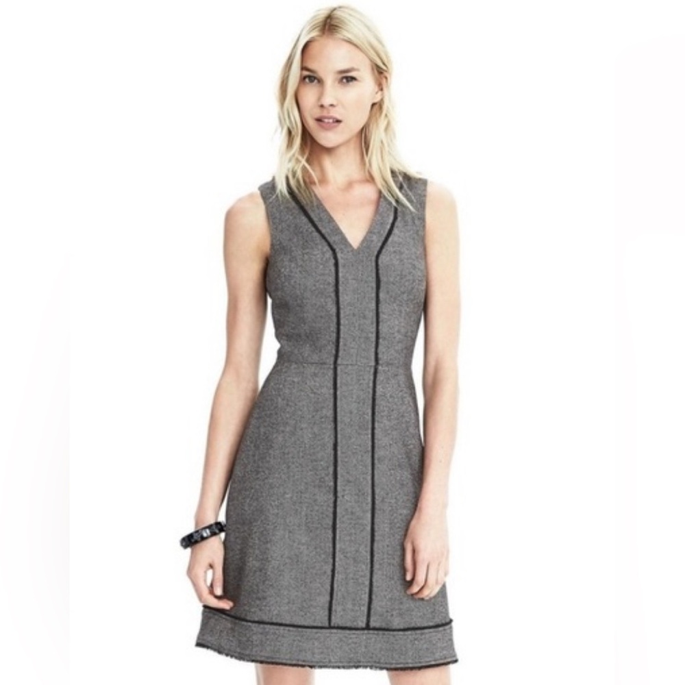 Banana Republic Gray V-Neck Tweed Midi Dress
